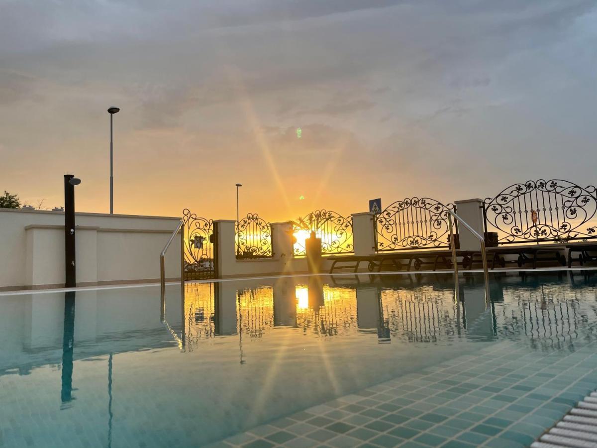 Vila Softic Amra อูมัค ภายนอก รูปภาพ