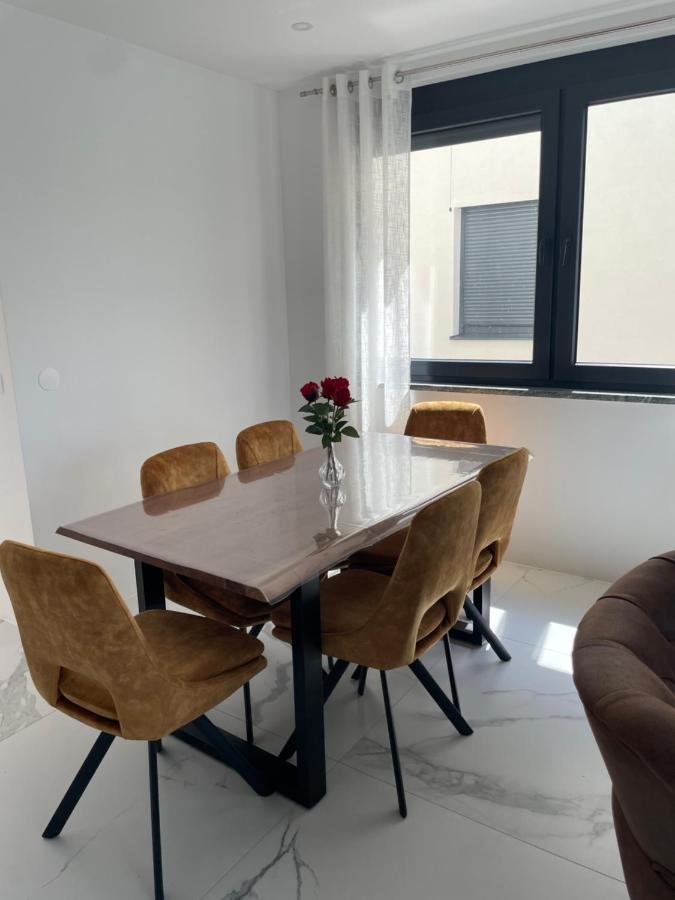 Vila Softic Amra อูมัค ภายนอก รูปภาพ